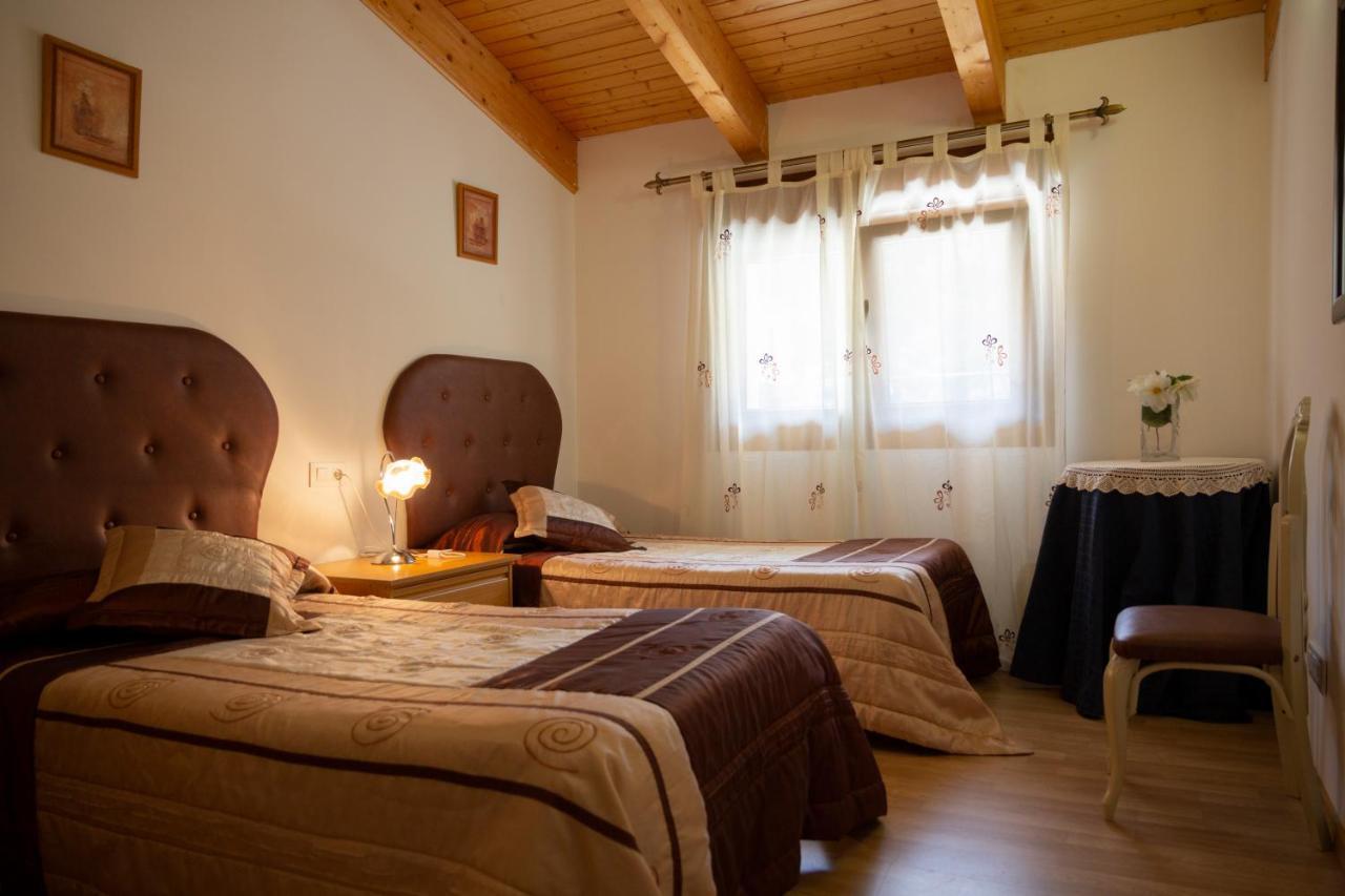 San Leonardo de Yagüe Casa Rural Mirador De Pinares מראה חיצוני תמונה